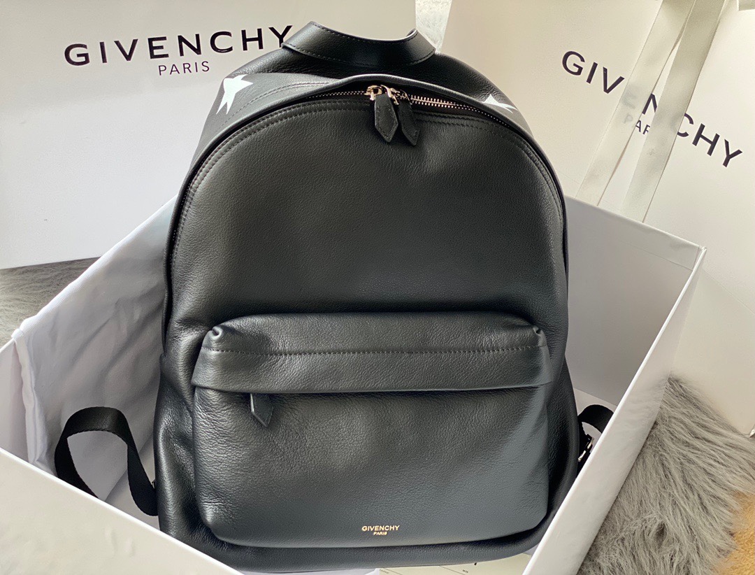 Gienvchy_Backpack-28x40x